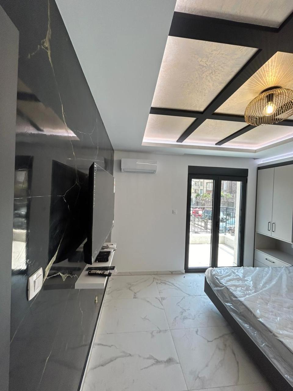 Merlin Prestige Apartments บุดวา ภายนอก รูปภาพ