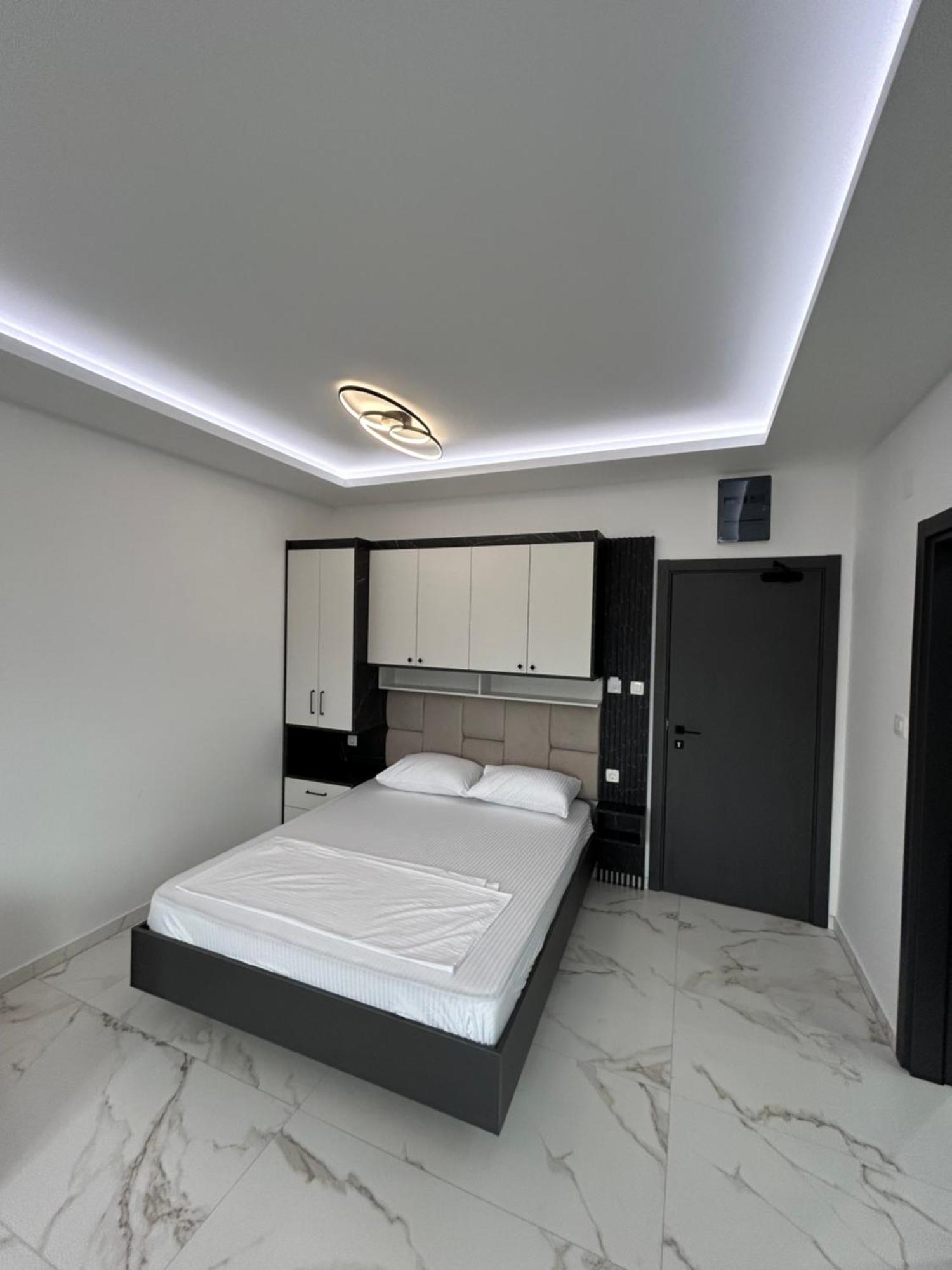 Merlin Prestige Apartments บุดวา ภายนอก รูปภาพ