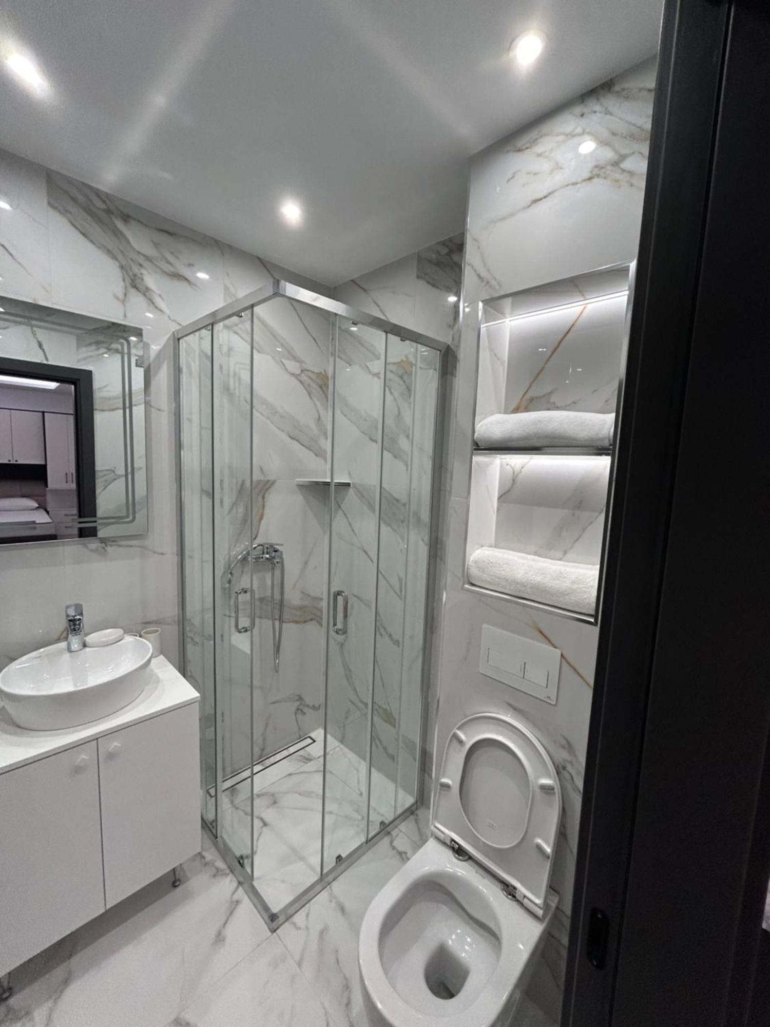 Merlin Prestige Apartments บุดวา ภายนอก รูปภาพ