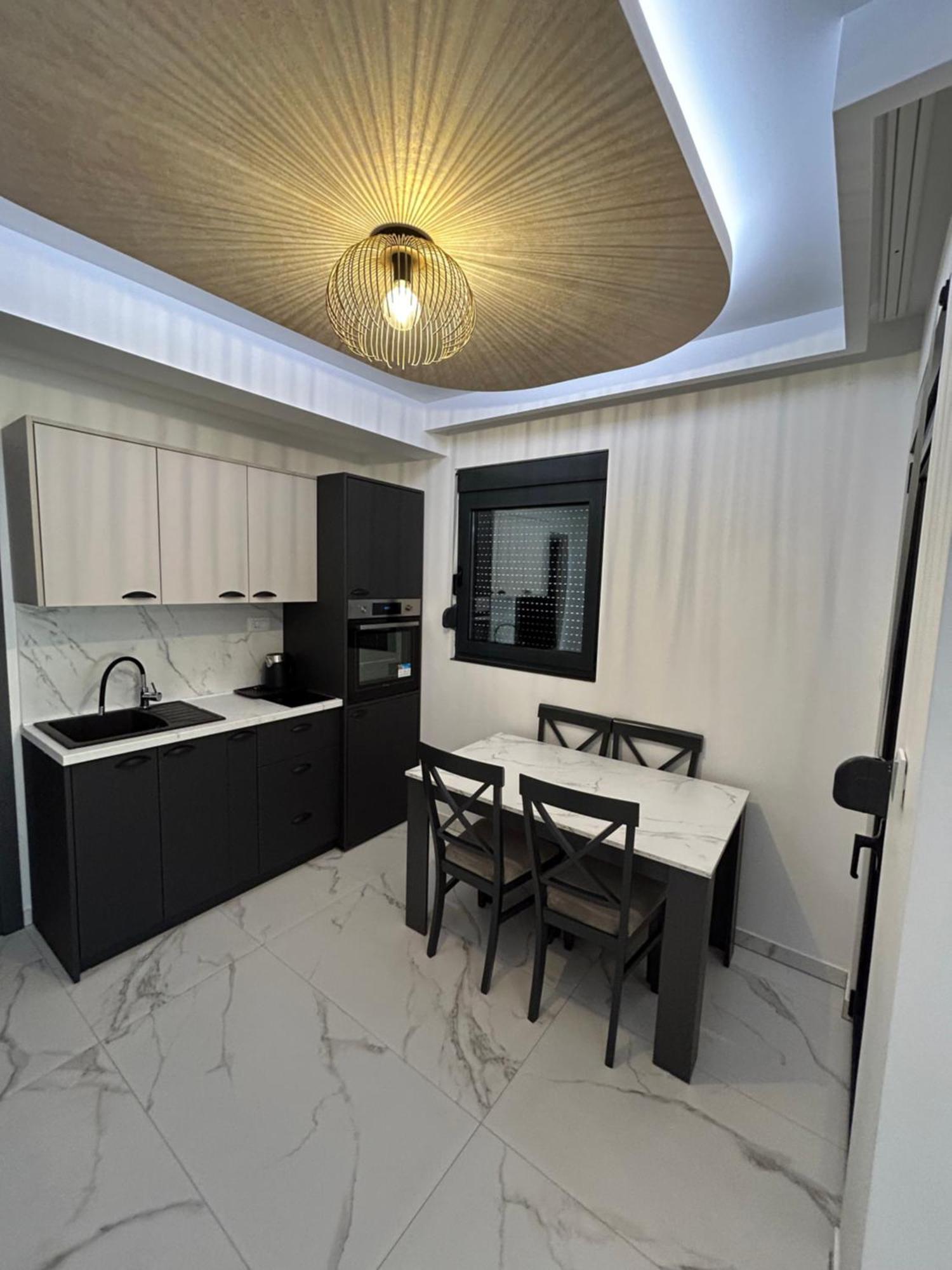 Merlin Prestige Apartments บุดวา ภายนอก รูปภาพ