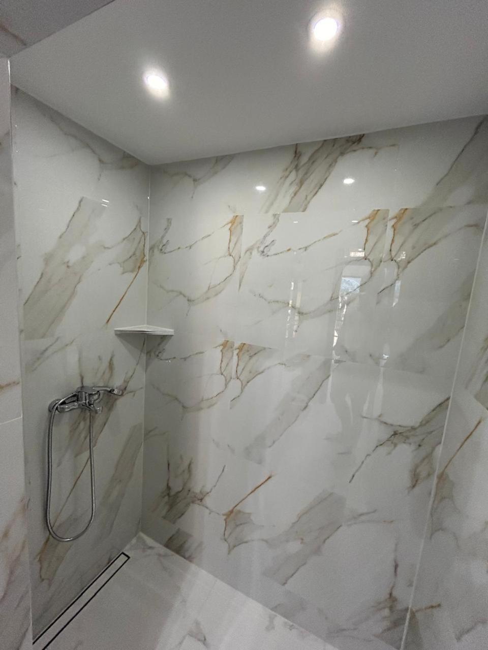 Merlin Prestige Apartments บุดวา ห้อง รูปภาพ
